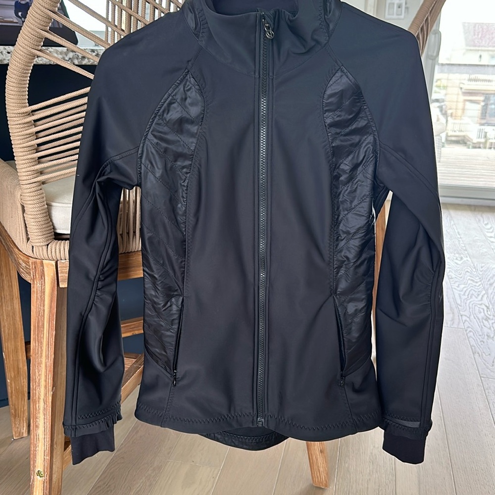 Lululemon black shell jacket